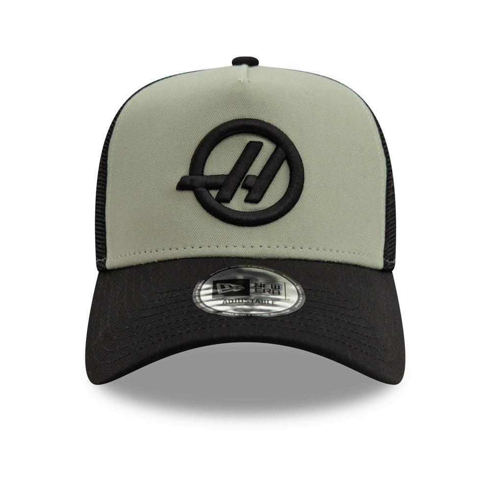 HAAS F1 Racing Hat - 2-Tone Black Evergreen 9Forty A-Frame Formula 1 Trucker Snapback Cap - New Era
